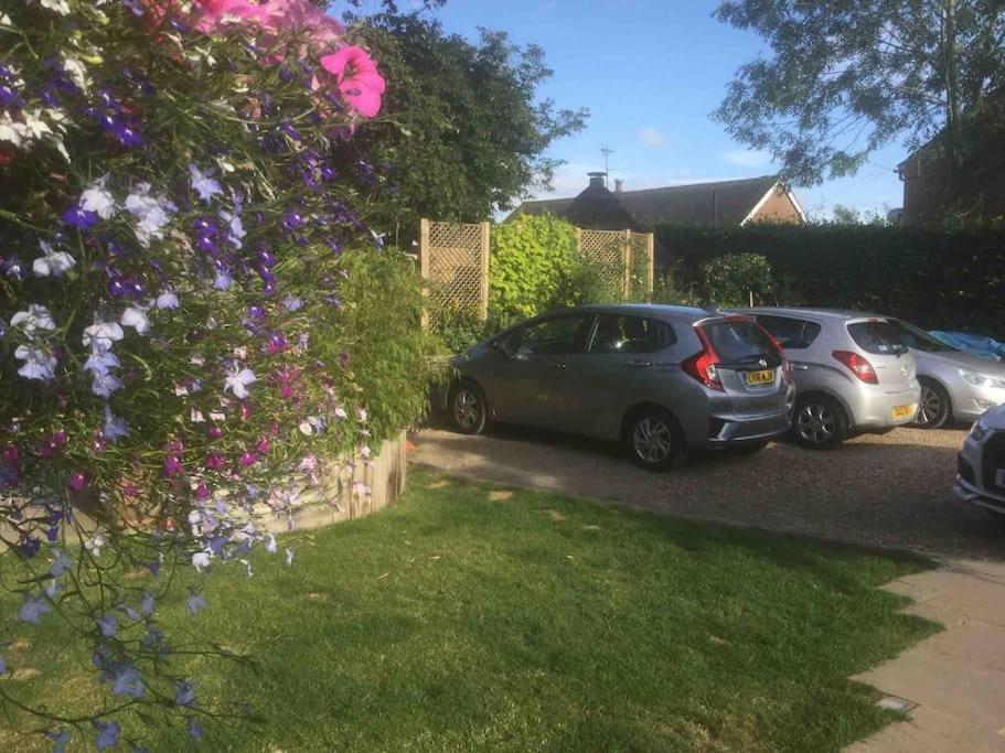 Apartamento Henwick House Beautiful Flat,Private Parking, Short Walk To Town Ludlow Exterior foto